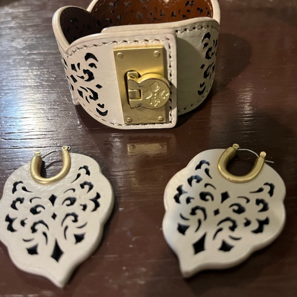 Cream Cutout Bracelet and Earrings Set genuine leather 100% - Picture 1 of 4